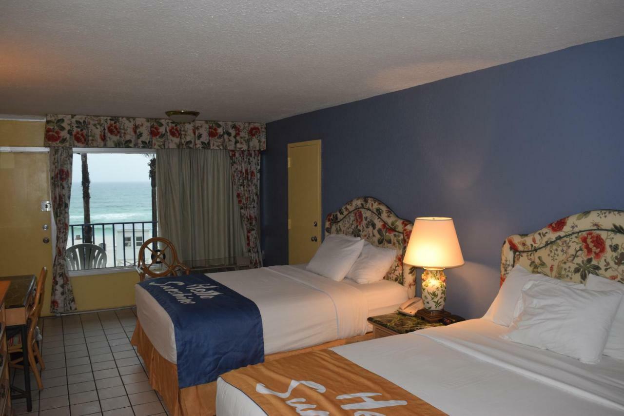 Days Inn By Wyndham Panama City Beach/Ocean Front Exterior foto